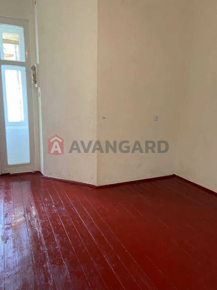 1 ����. ��������, 17/-/1 ��. �., 2/3 ���� ���� 8