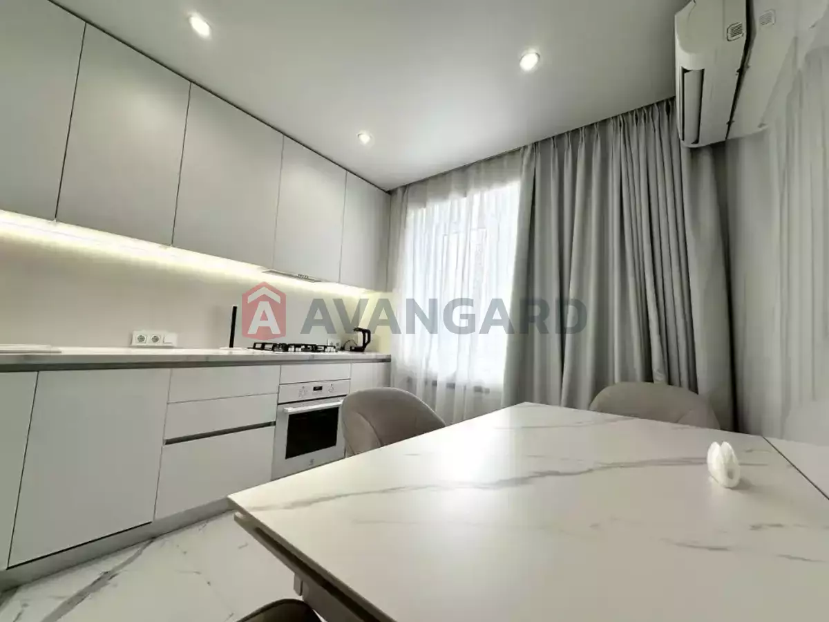 3 ��. ��������, 65/40/9 ��. �., 8/9 ������ ���� 11