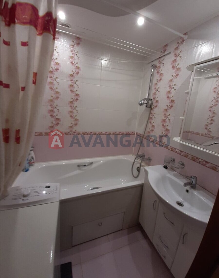 3 ����. ��������, 60/35/8 ��. �., 2/5 ���� ���� 12