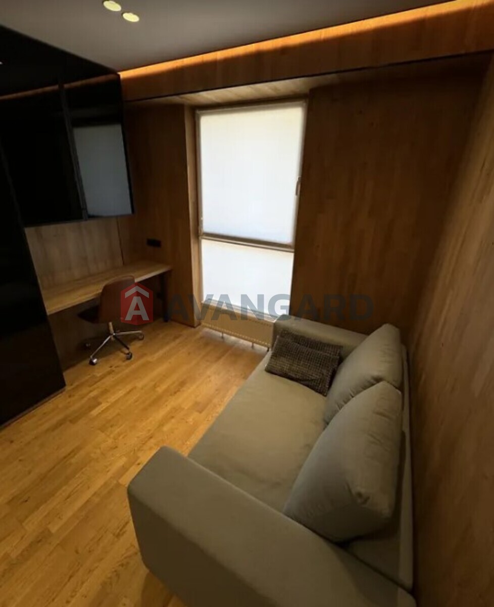 3 ��. ��������, 61/-/- ��. �., 5/17 ������ ���� 12