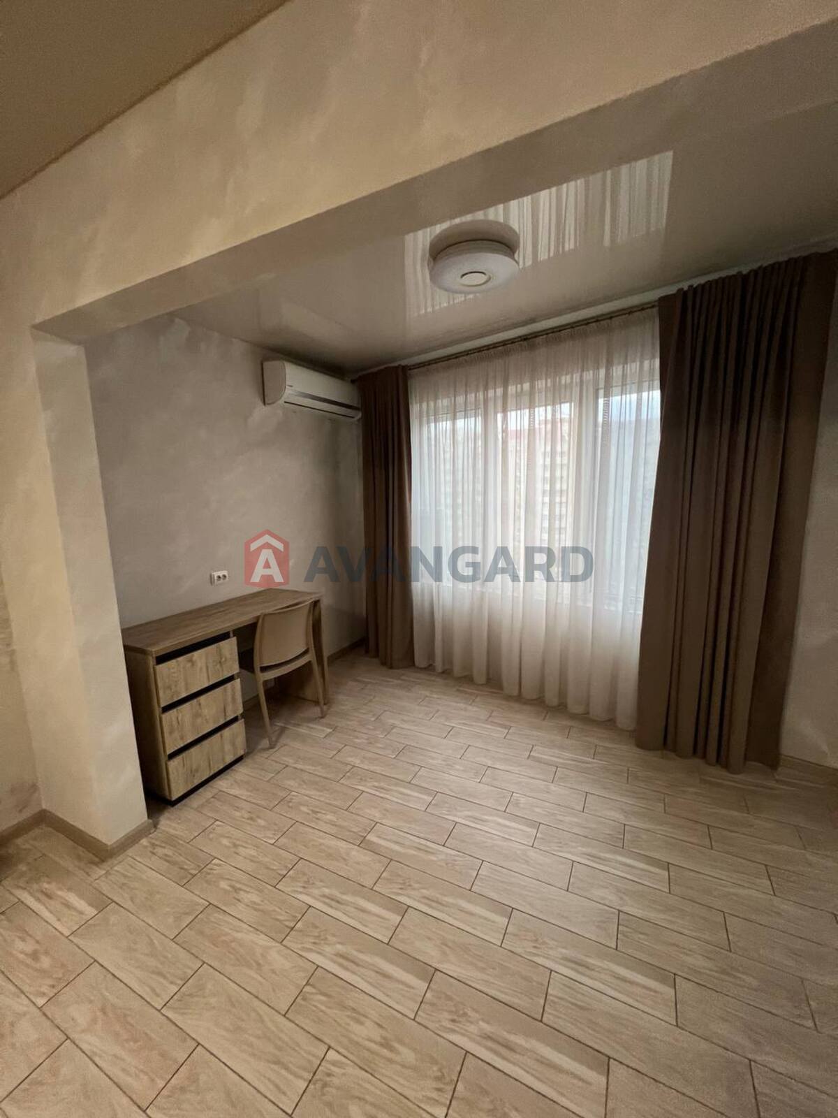 2 ��. ��������, 75/-/23 ��. �., 7/10 ������ ���� 8