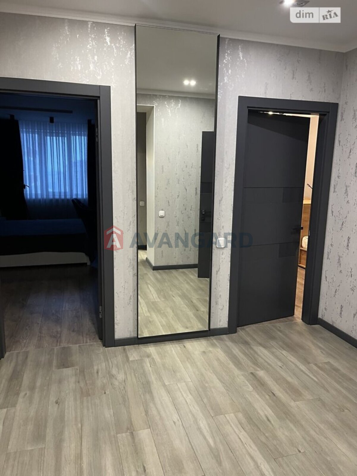 3 ��. ��������, 97/-/- ��. �., 8/10 ������ ���� 26