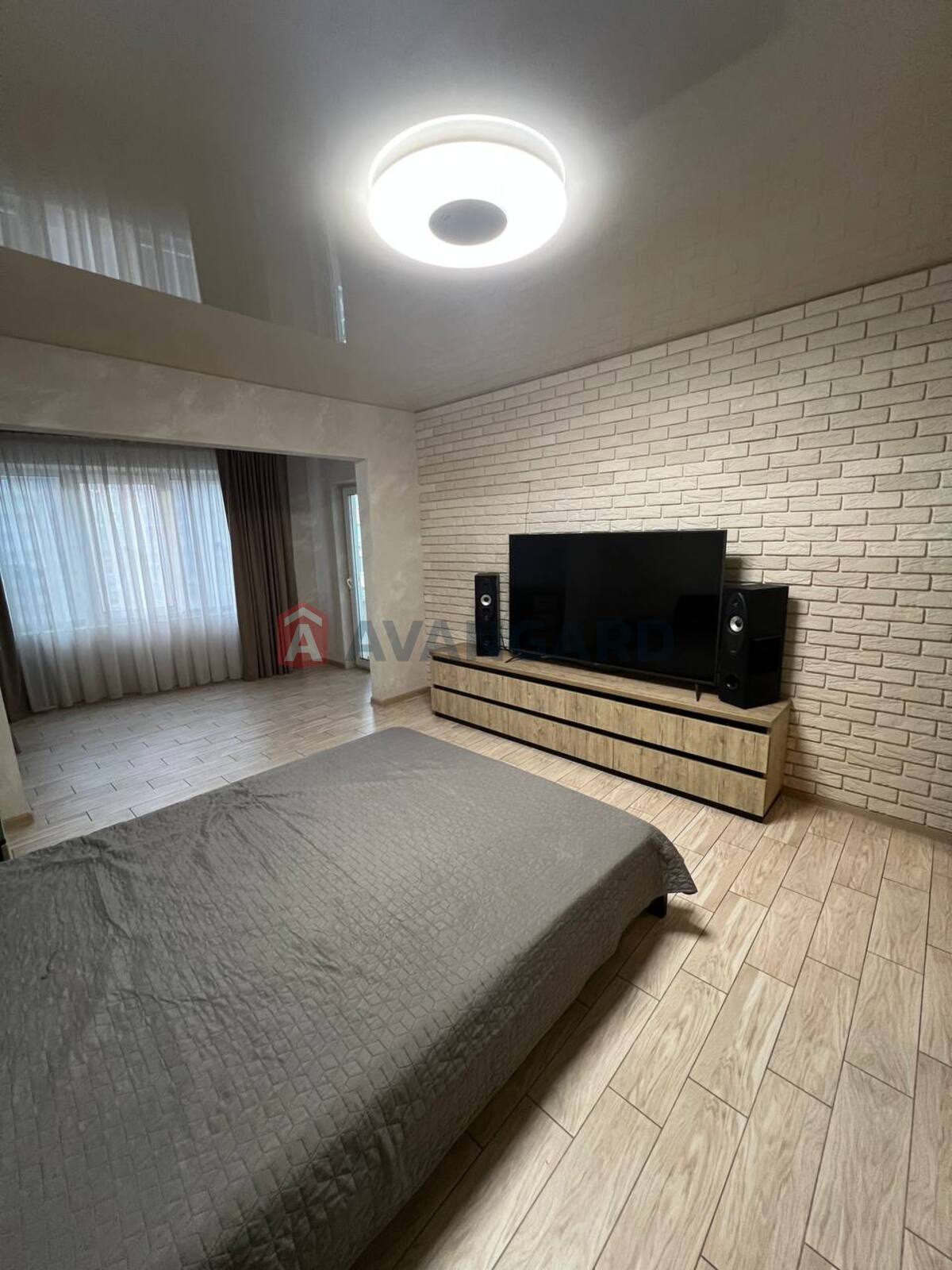 2 ��. ��������, 75/-/23 ��. �., 7/10 ������ ���� 9