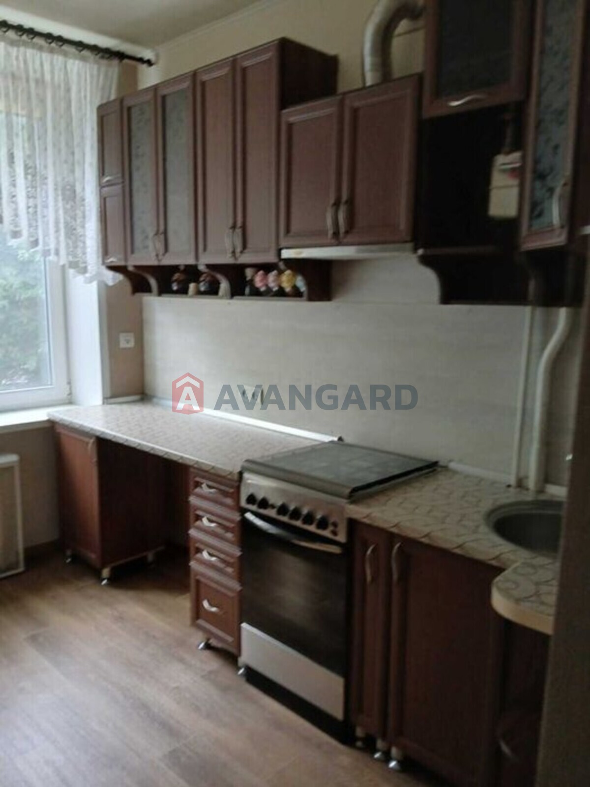 2 ��. ��������, 50/-/6 ��. �., 2/3 ������ ���� 5