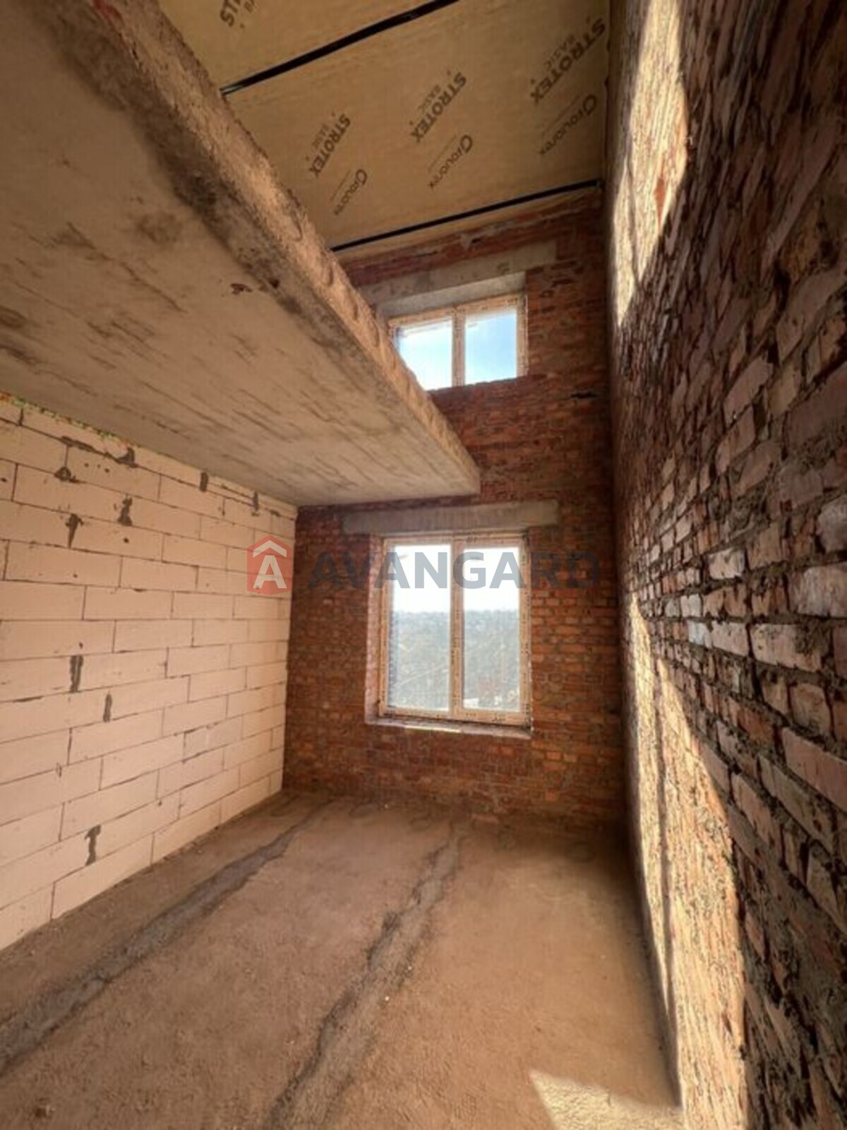 4 ��. ��������, 103/-/15 ��. �., 3/4 ������ ���� 7