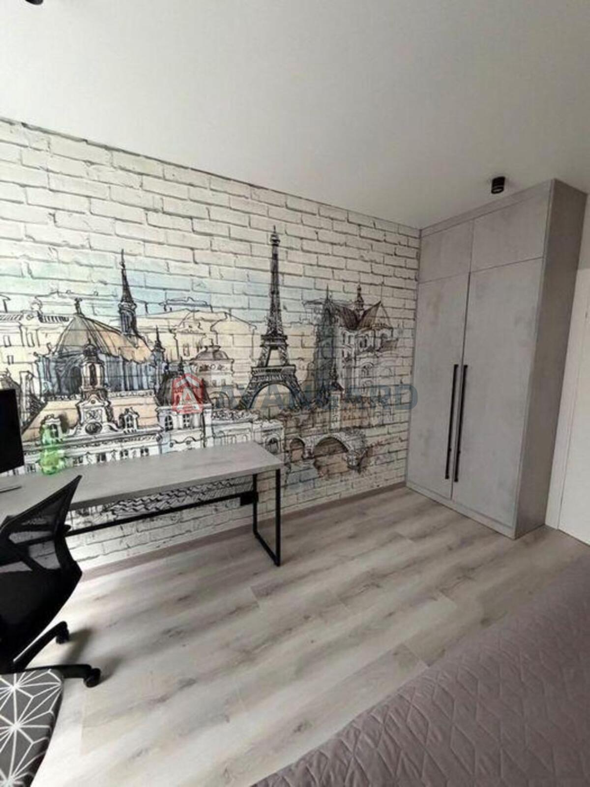 3 ��. ��������, 108/-/15 ��. �., 9/10 ������ ���� 20