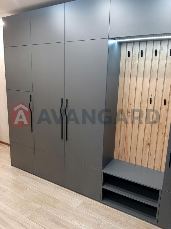 1 ��. ��������, 33/20/8 ��. �., 21/26 ������ ���� 10