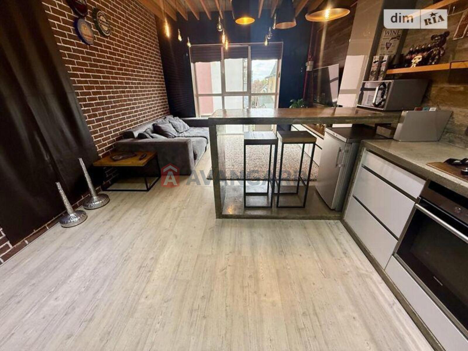 2 ��. ��������, 53/18/25 ��. �., 3/5 ������ ���� 10