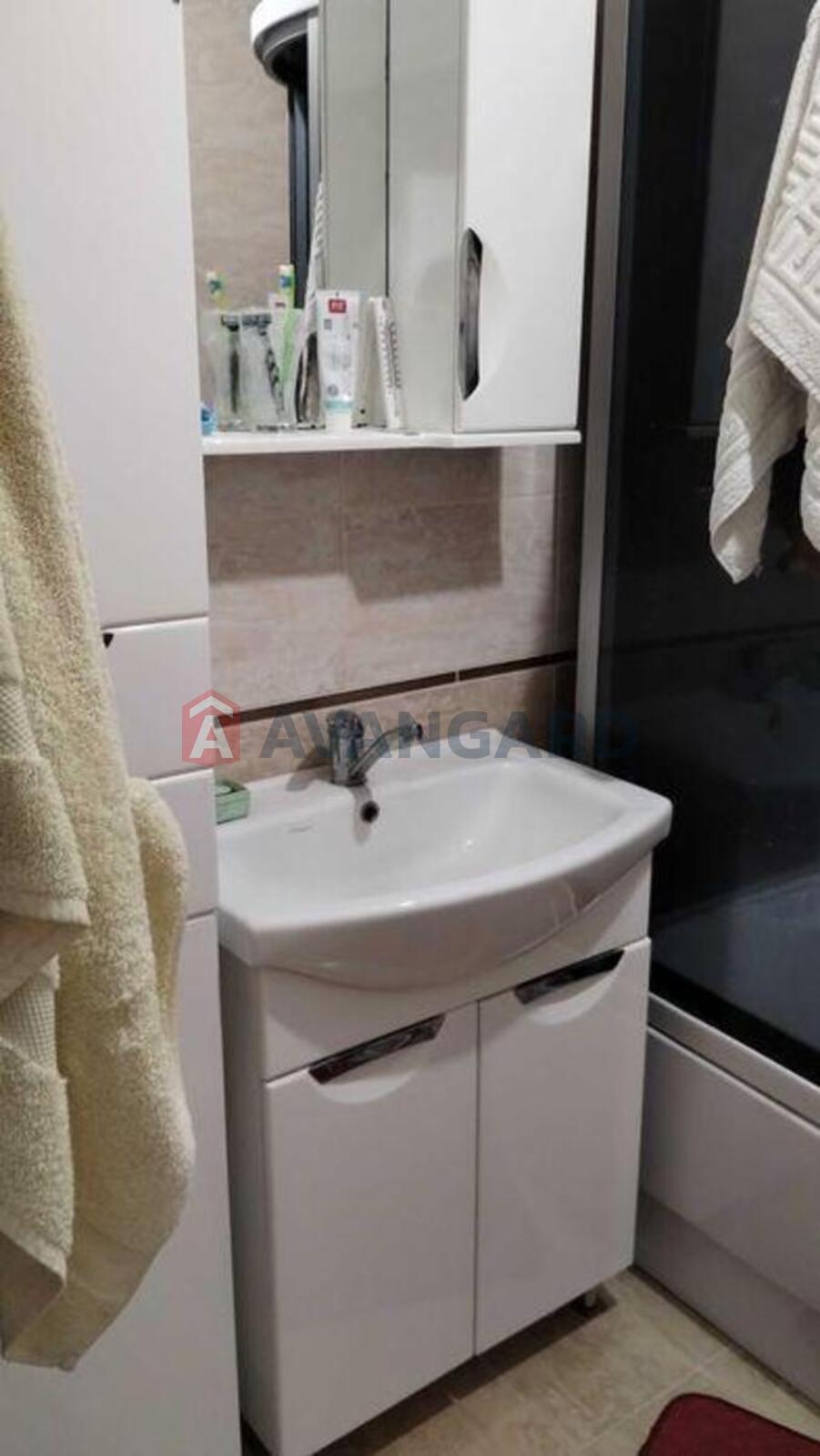 1 ��. ��������, 43/-/12 ��. �., 10/10 ������ ���� 7