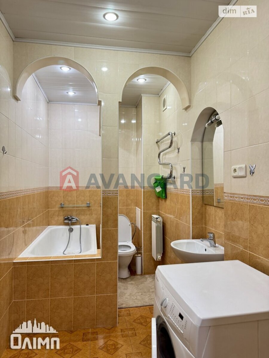 2 ����. ��������, 68/33/11 ��. �., 8/9 ���� ���� 11