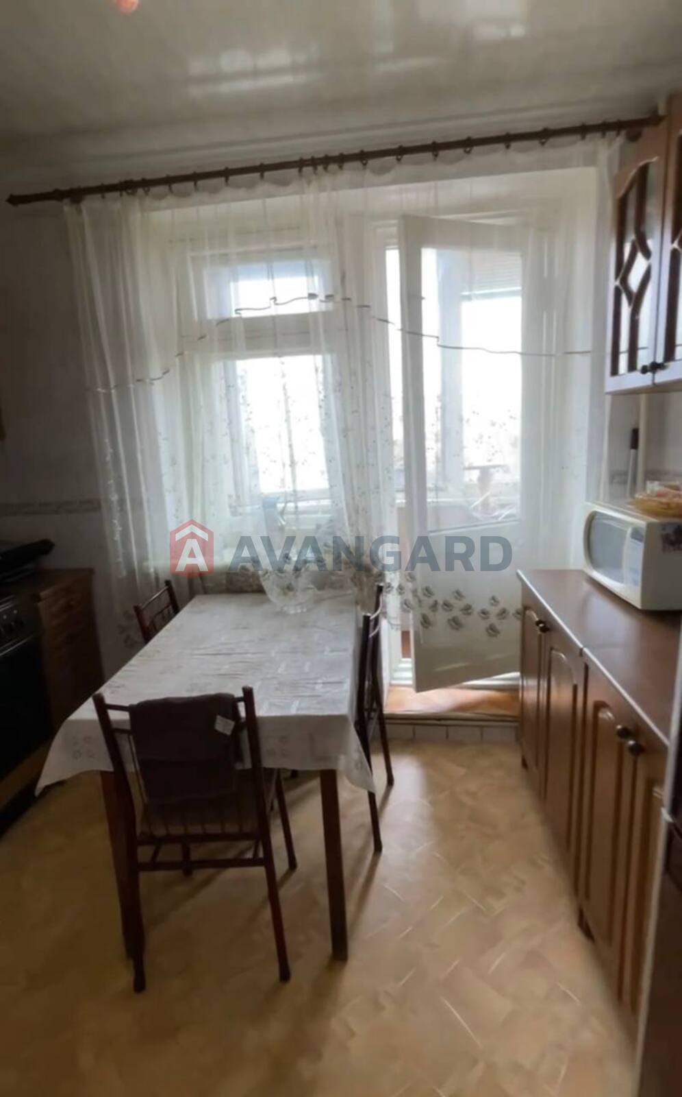 2 ��. ��������, 53/31/7 ��. �., 4/5 ������ ���� 14