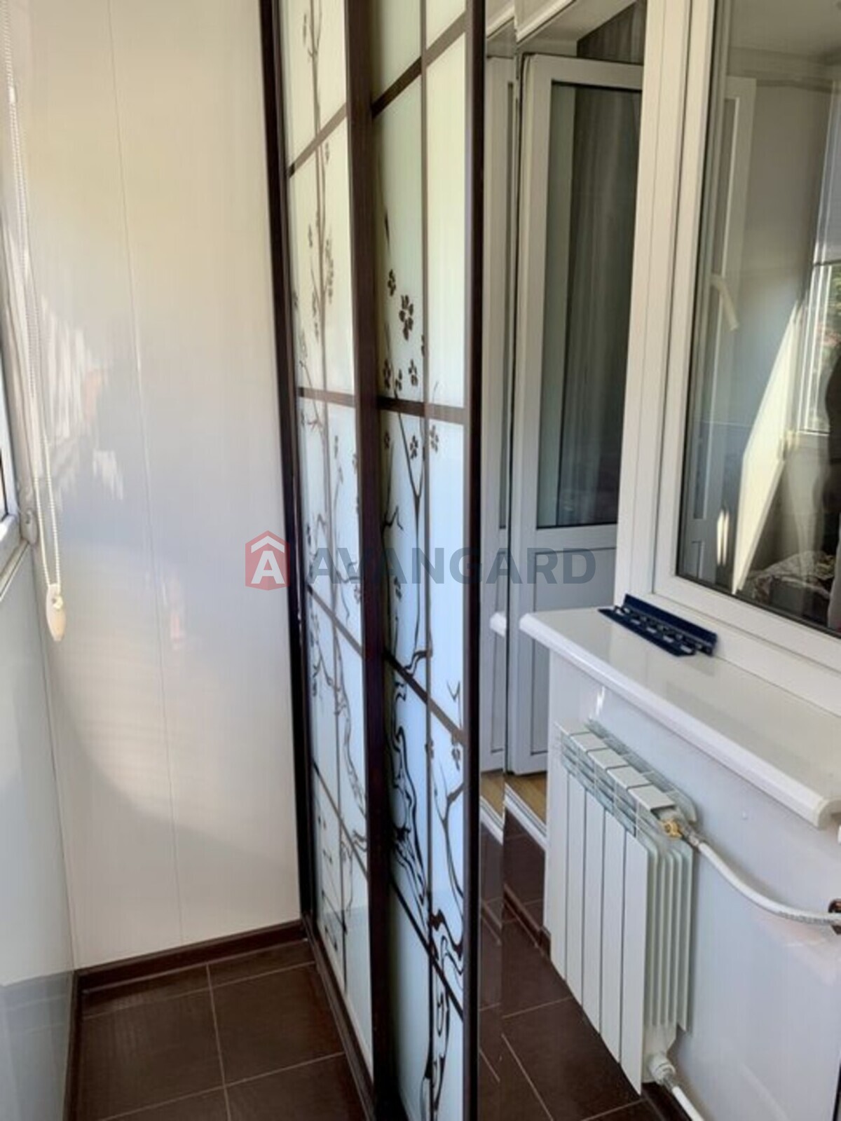 3 ��. ��������, 70/-/8 ��. �., 1/10 ������ ���� 18