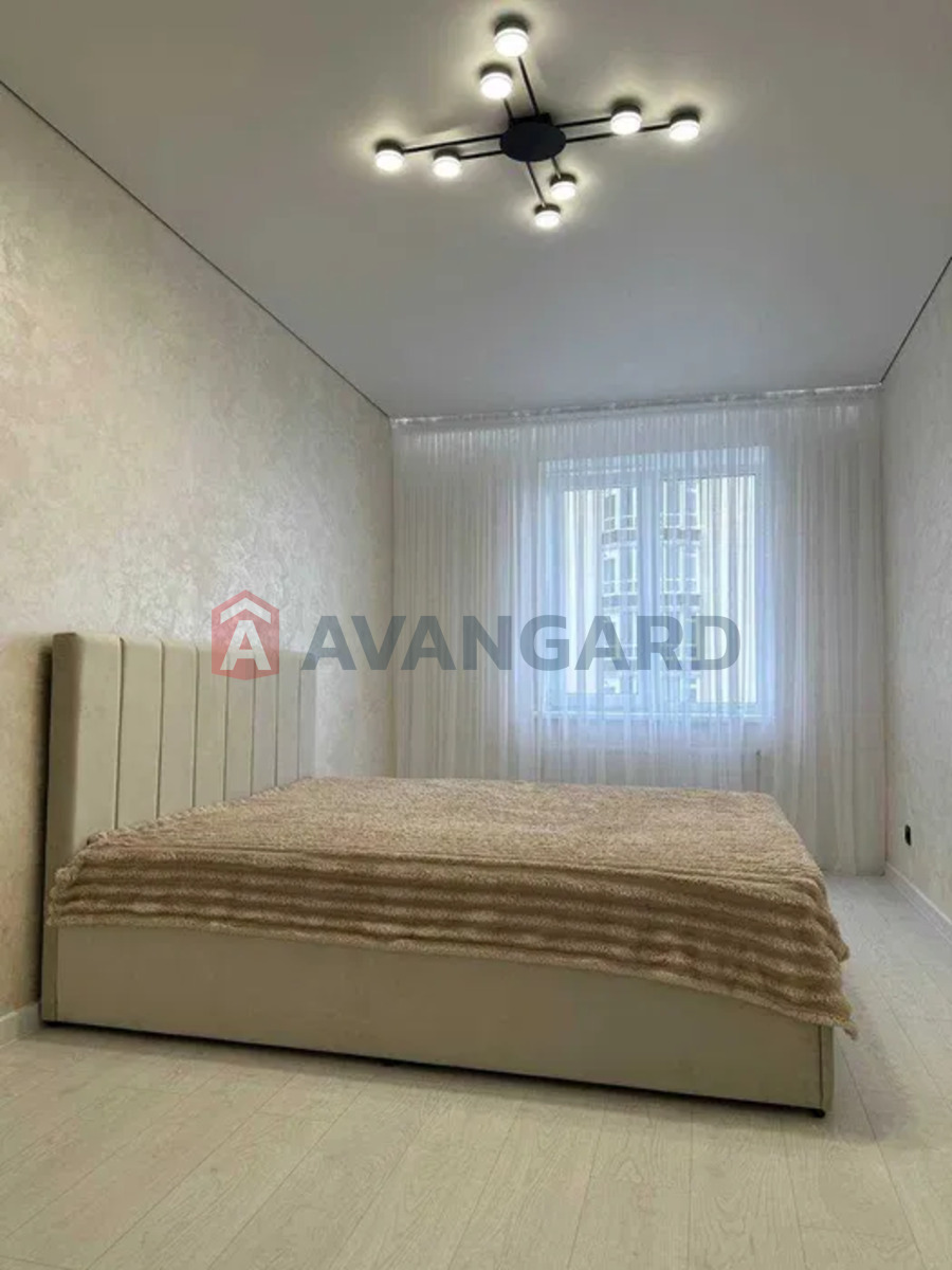 2 ��. ��������, 76/62/12 ��. �., 4/10 ������ ���� 9