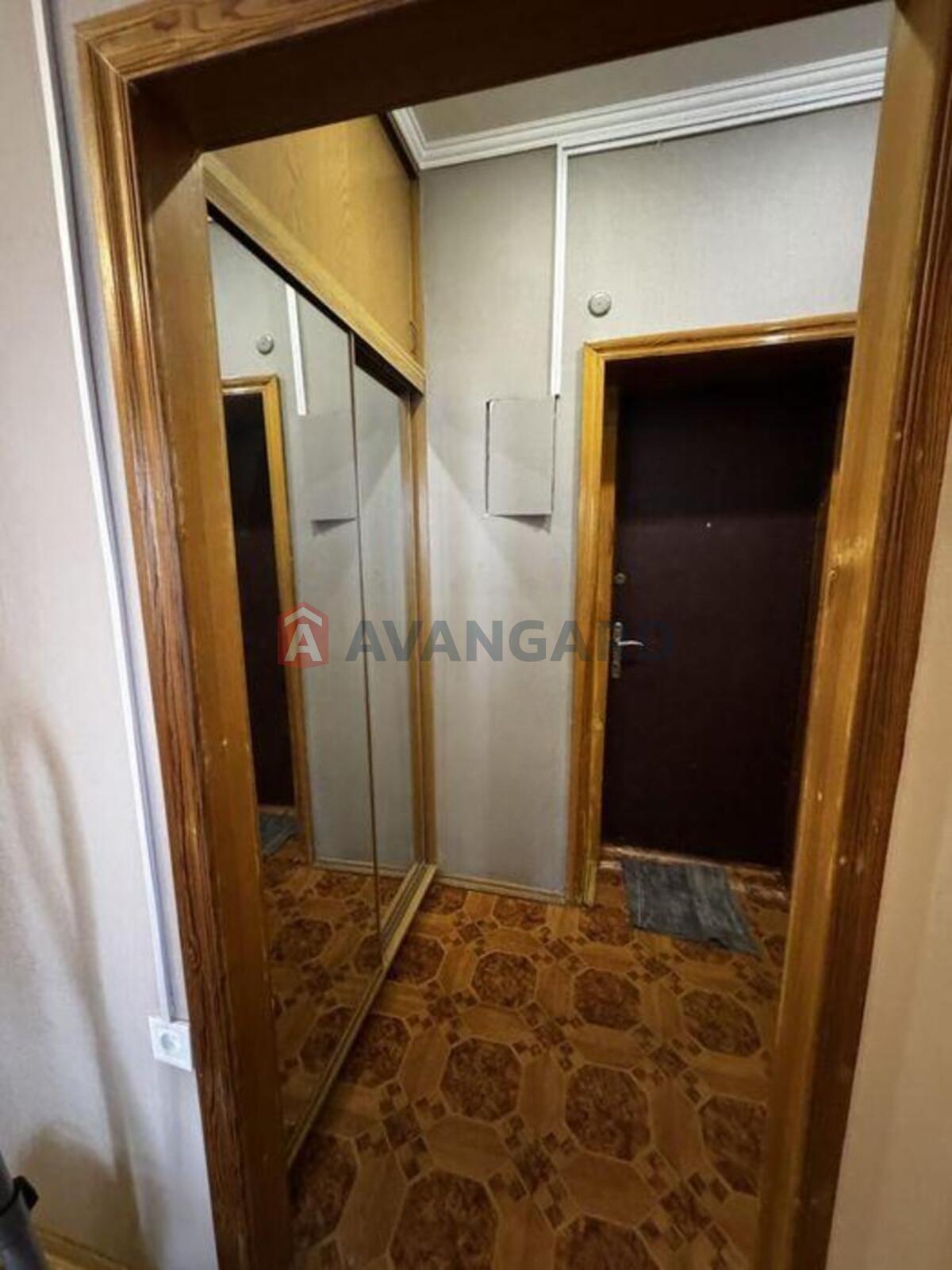 2 ��. ��������, 42/-/6 ��. �., 5/5 ������ ���� 4