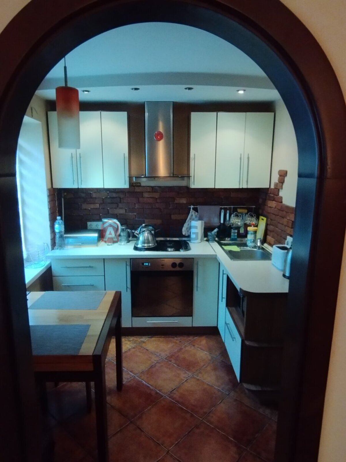 2 ����. ��������, 46/28/7 ��. �., 3/5 ���� ���� 3