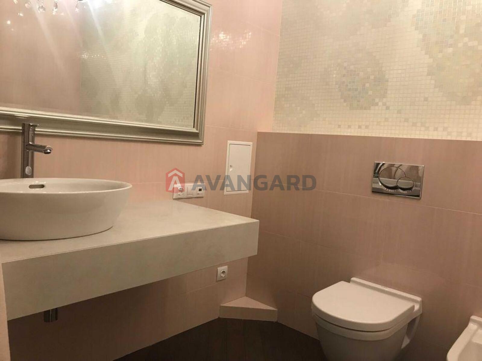 4 ��. ��������, 142/-/20 ��. �., 13/24 ������ ���� 8