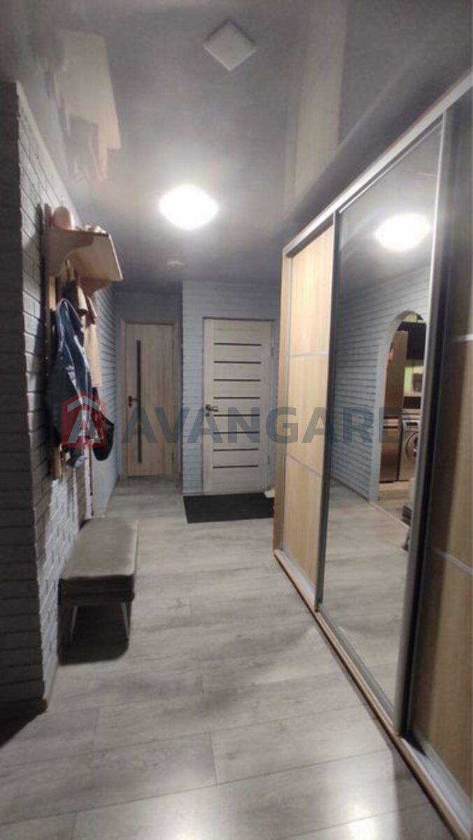 3 ��. ��������, 54/-/18 ��. �., 5/5 ������ ���� 4