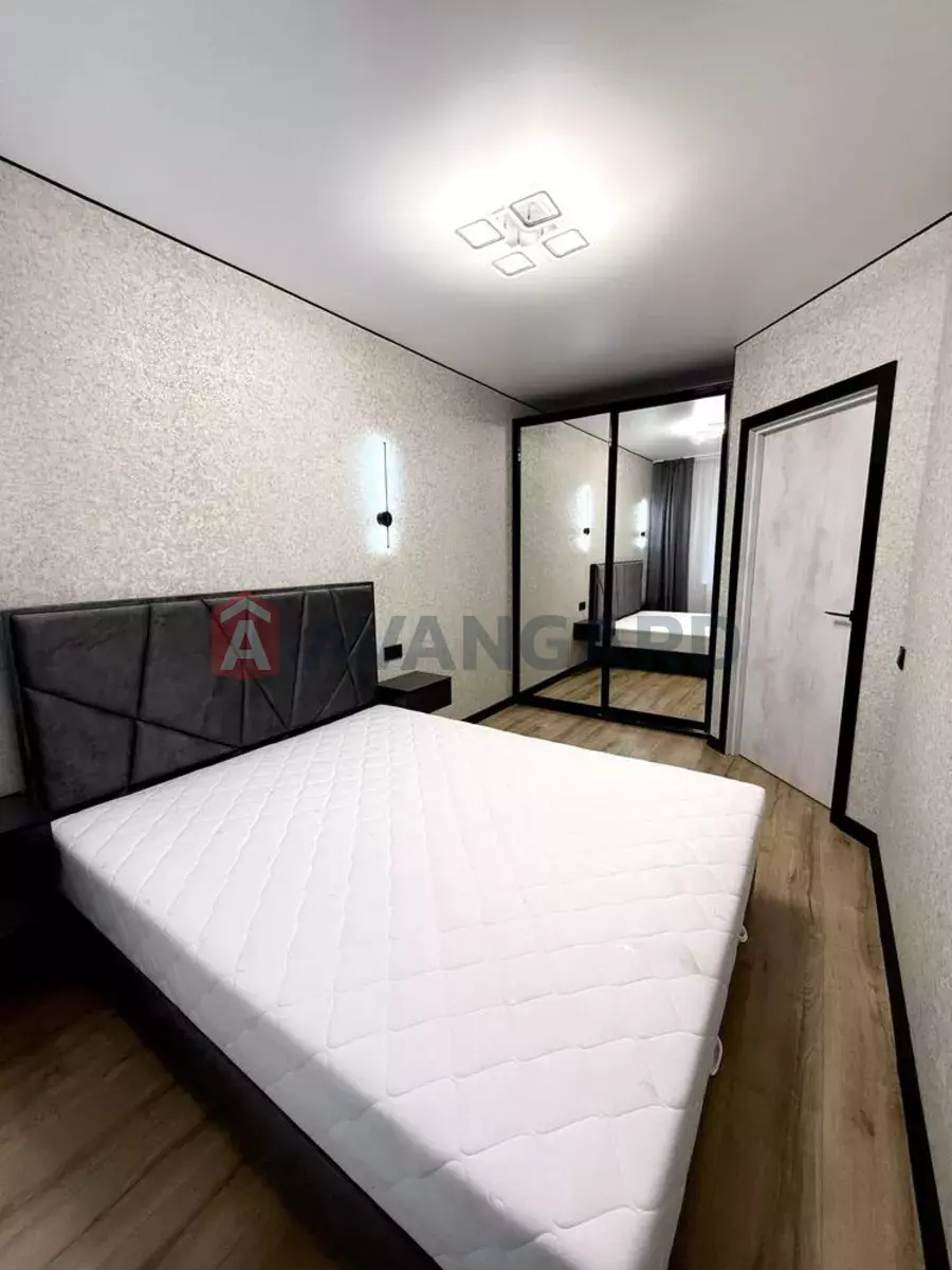 2 ��. ��������, 42/-/18 ��. �., 2/10 ������ ���� 8