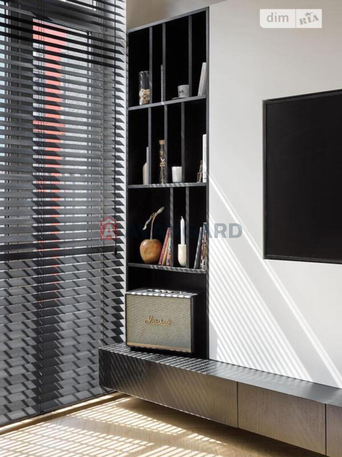 1 ��. ��������, 43/14/17 ��. �., 5/10 ������ ���� 8