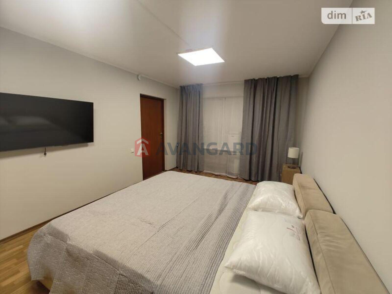 1 ��. ��������, -/-/- ��. �., 1/9 ������ ���� 4