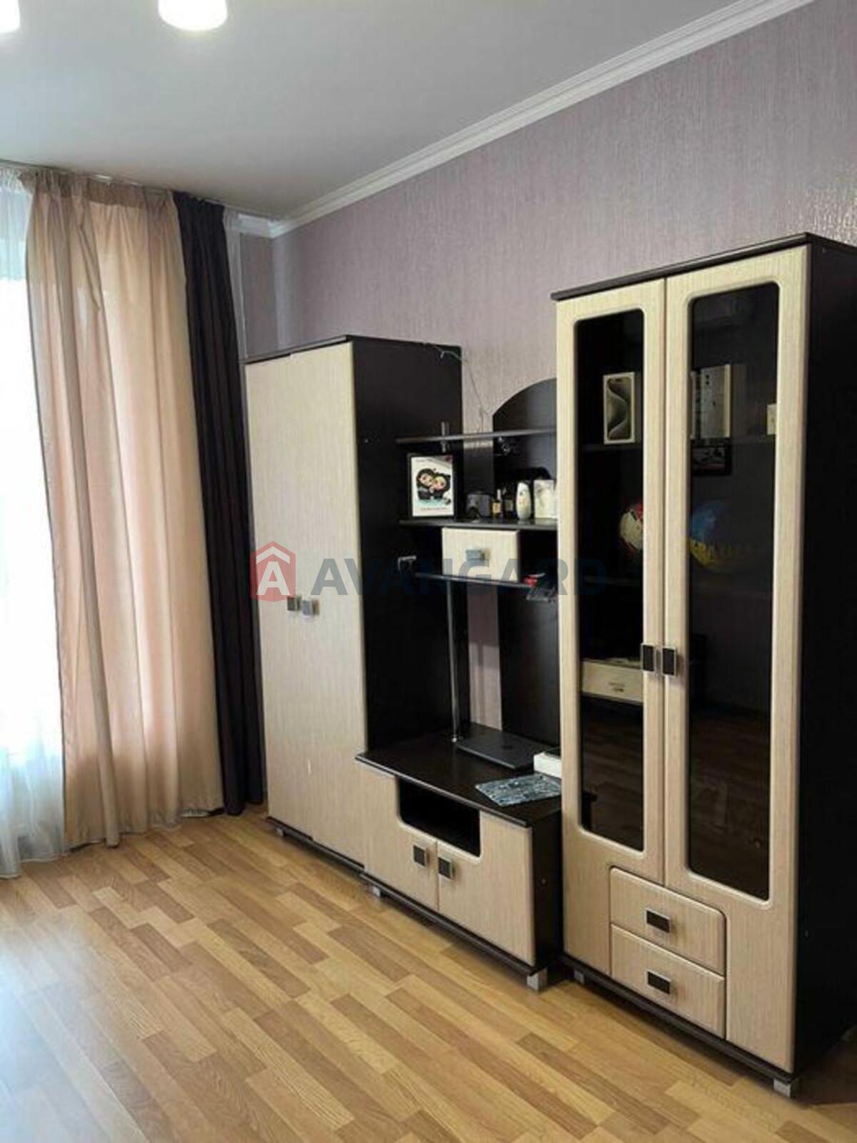 3 ��. ��������, 73/-/9 ��. �., 7/8 ������ ���� 12