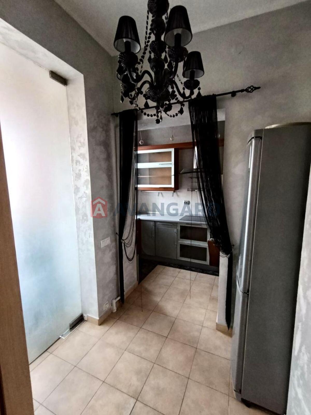 4 ��. ��������, 130/80/7 ��. �., 4/4 ������ ���� 18