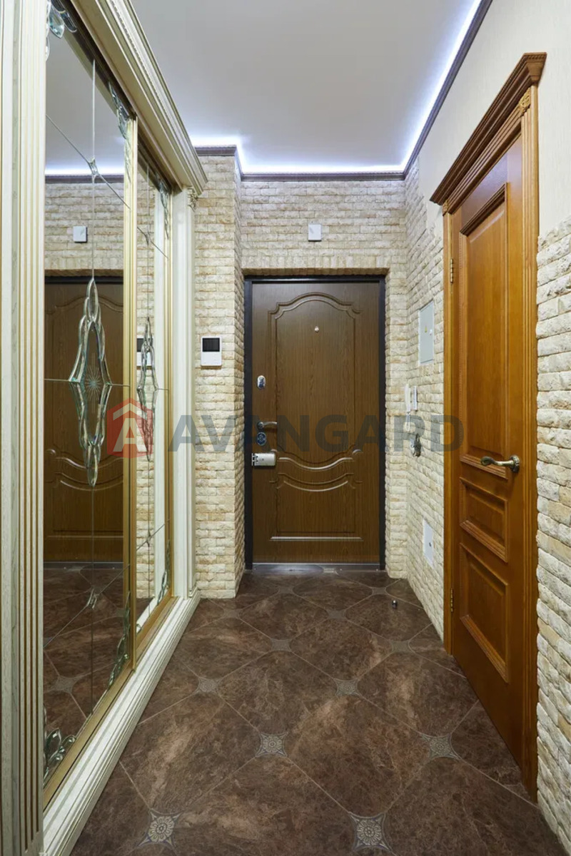 3 ����. ��������, 80/-/25 ��. �., 8/10 ���� ���� 15