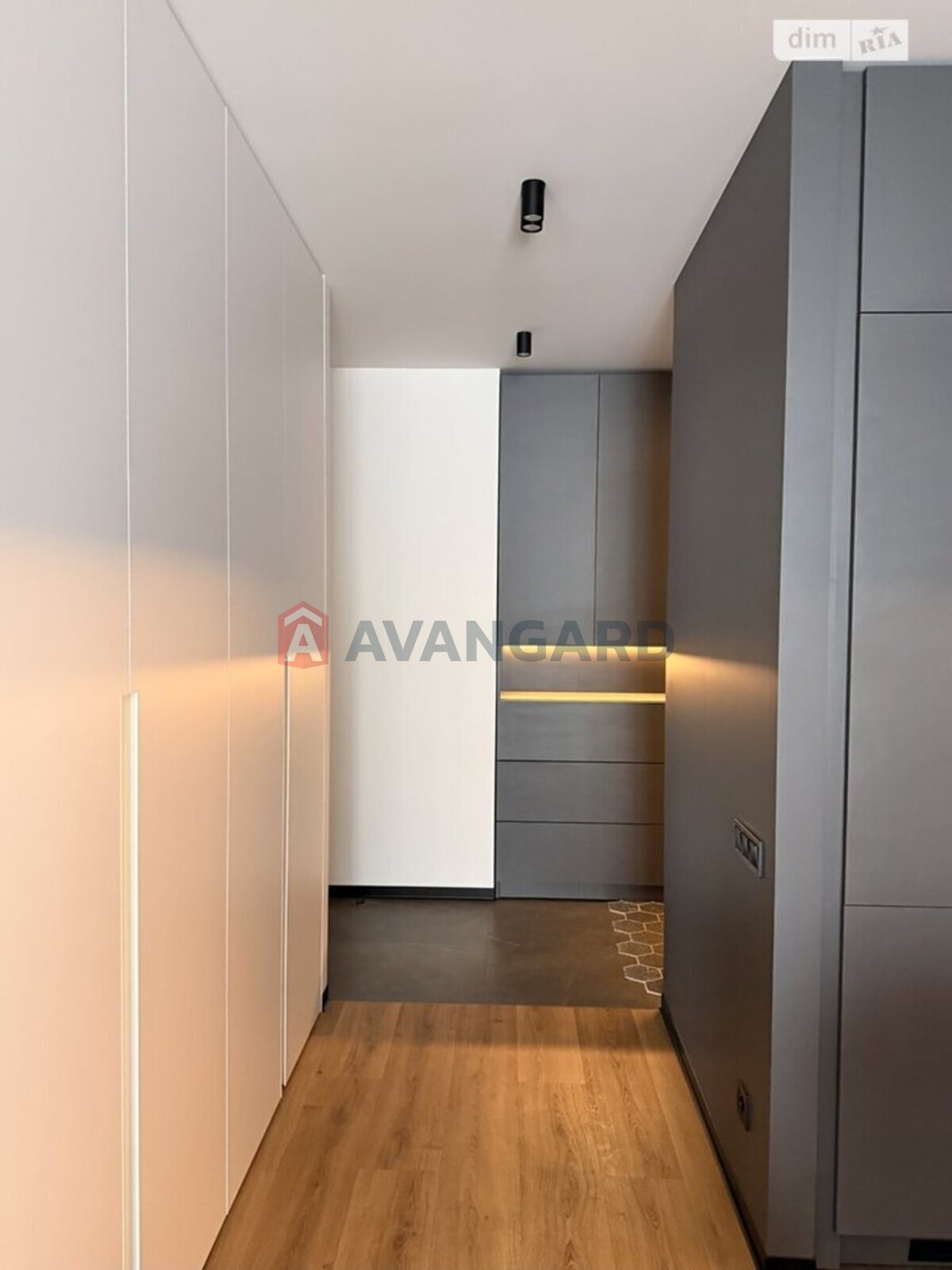 1 ��. ��������, 53/53/6 ��. �., 3/10 ������ ���� 6