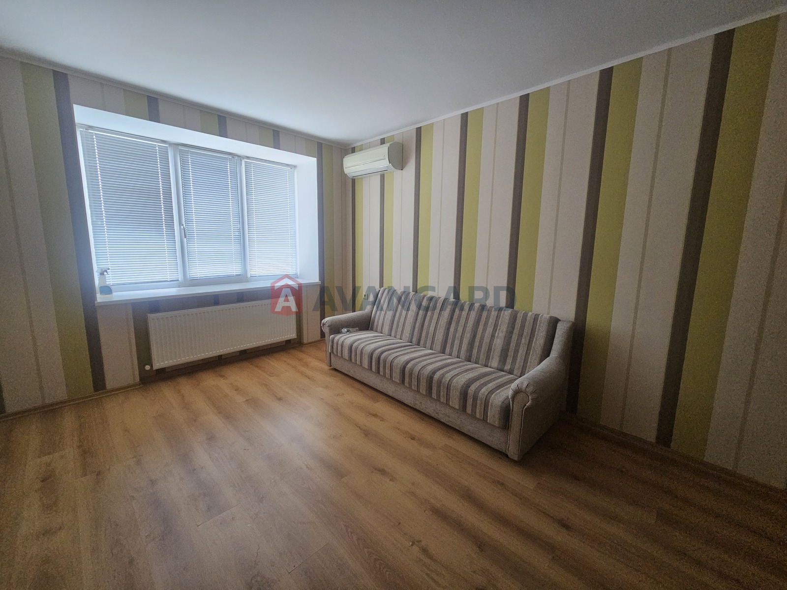 3 ��. ��������, 99/42/34 ��. �., 8/9 ������ ���� 27