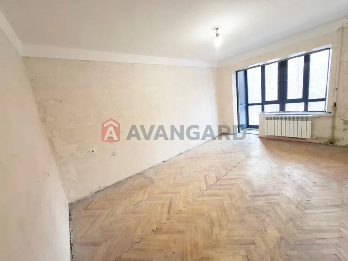 3 ����. ��������, 62/-/10 ��. �., 4/5 ���� ���� 6