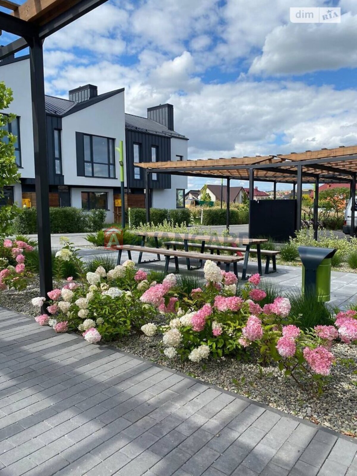 1 ��. ��������, 42/11/23 ��. �., 1/3 ������ ���� 2