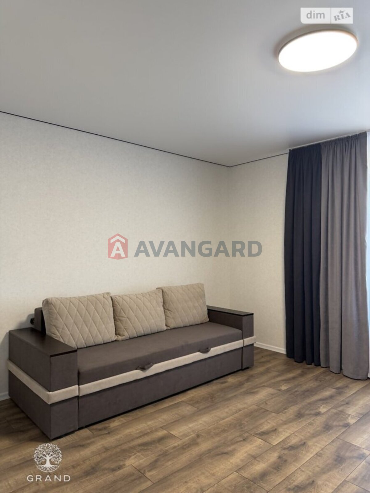 2 ��. ��������, 73/-/- ��. �., 6/10 ������ ���� 5