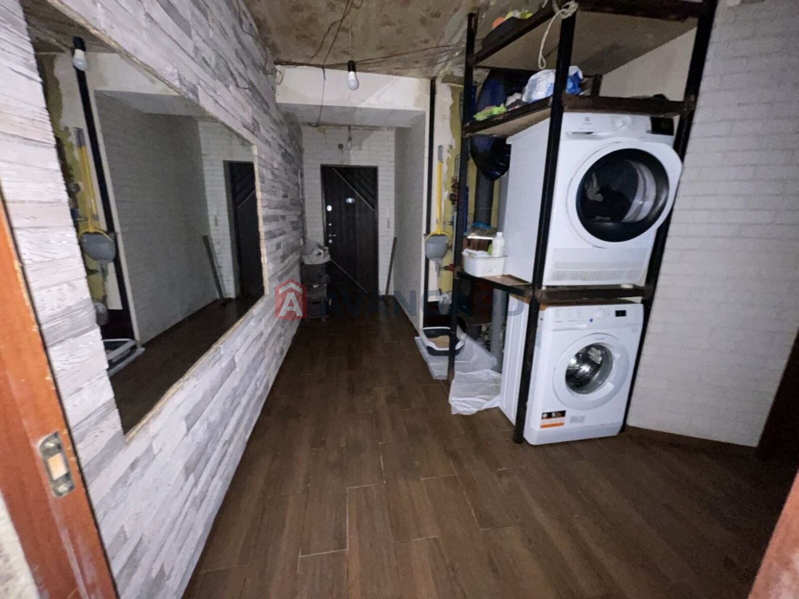 3 ��. ��������, 66/42/10 ��. �., 4/12 ������ ���� 8