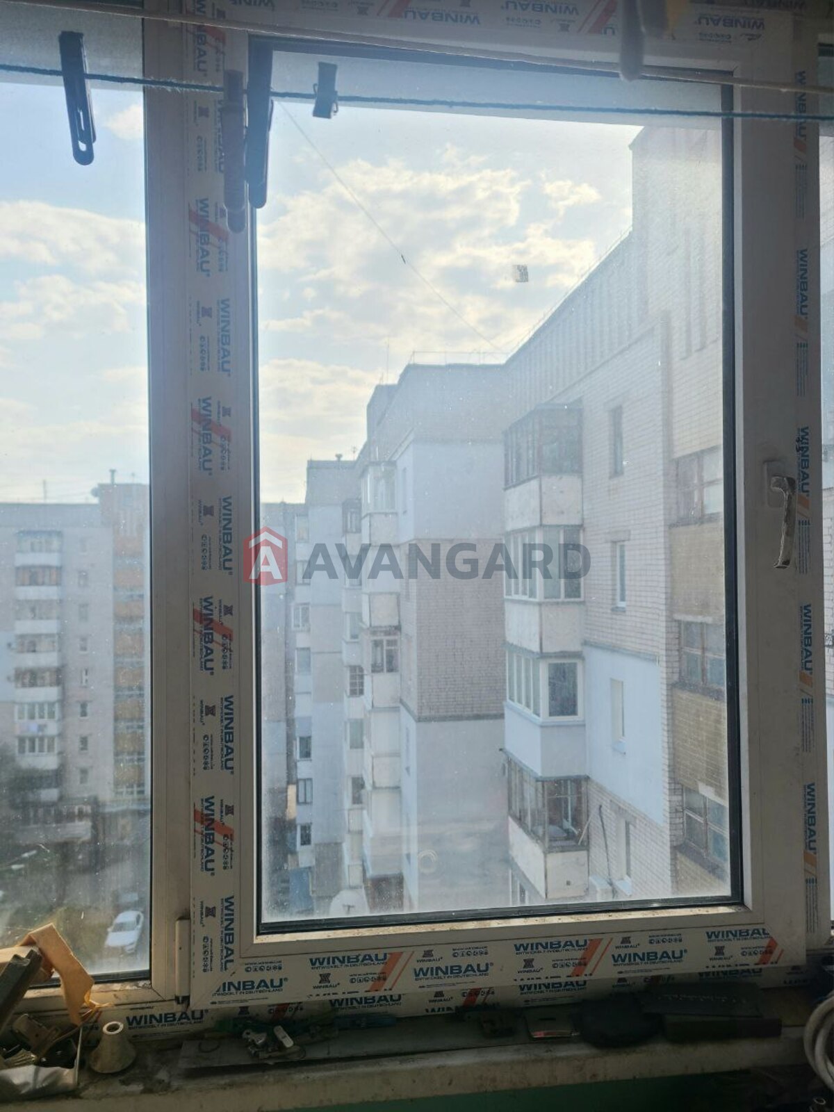 4 . , 81/-/7 . ., 8/9   4