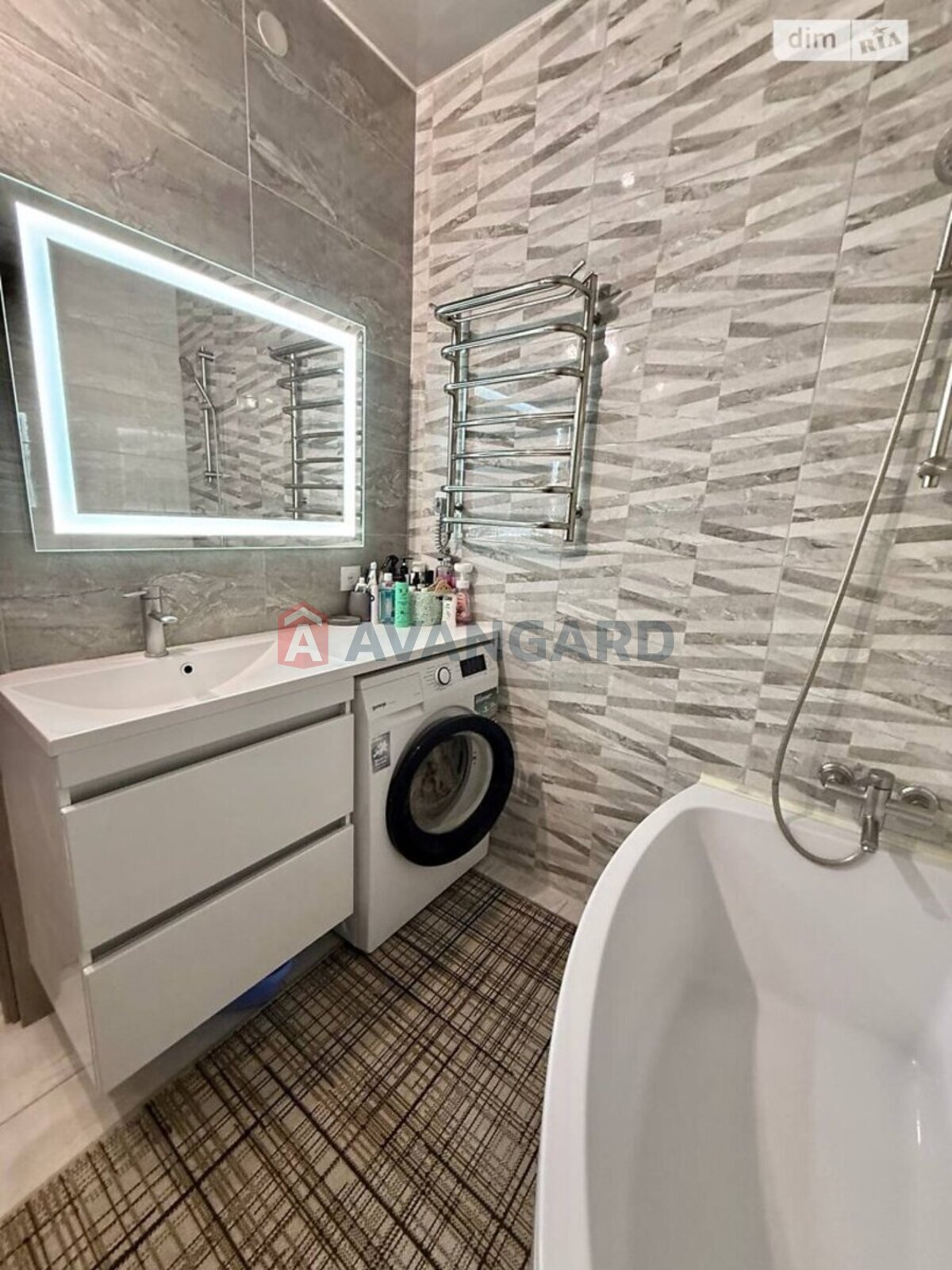 1 ��. ��������, 58/-/- ��. �., 7/10 ������ ���� 14