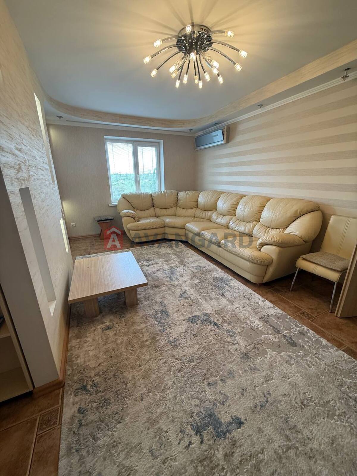 3 ����. ��������, 69/40/9 ��. �., 8/9 ���� ���� 12