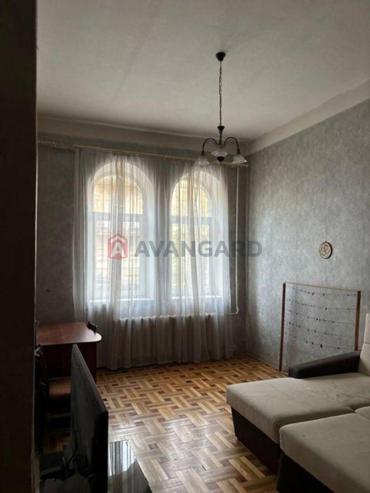 4 ��. ��������, 107/-/14 ��. �., 2/4 ������ ���� 7