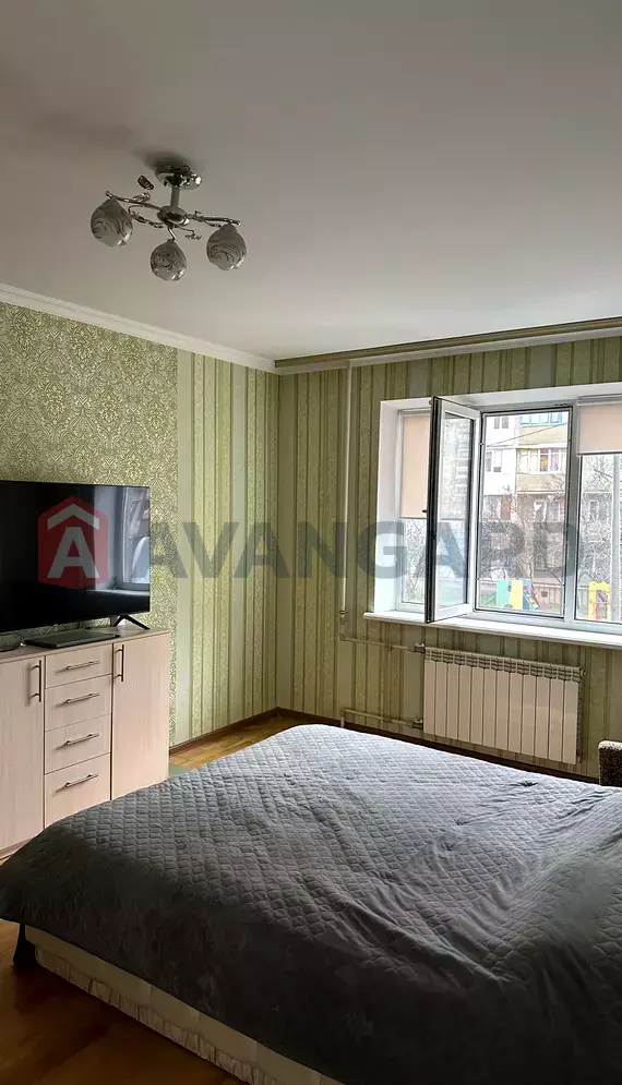 1 . , 39/-/8 . ., 2/9   5