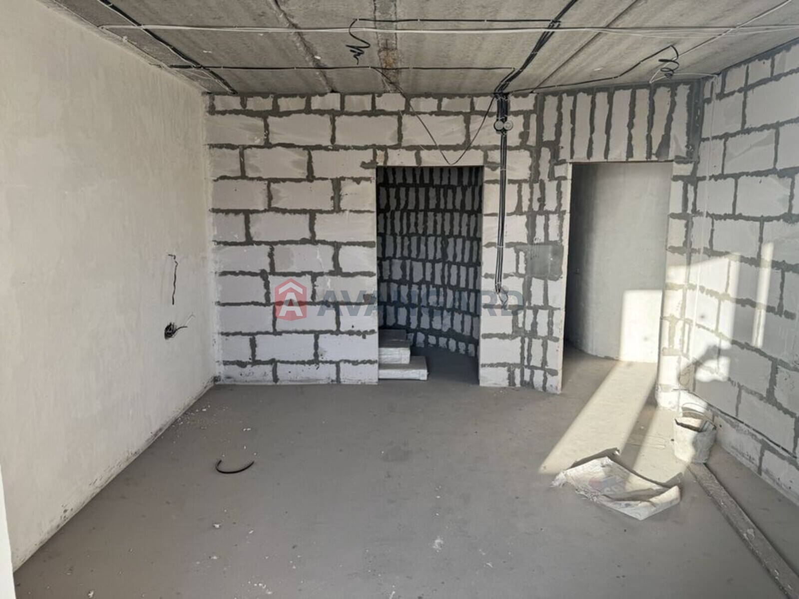 3 ����. ��������, 124/-/30 ��. �., 10/13 ���� ���� 8