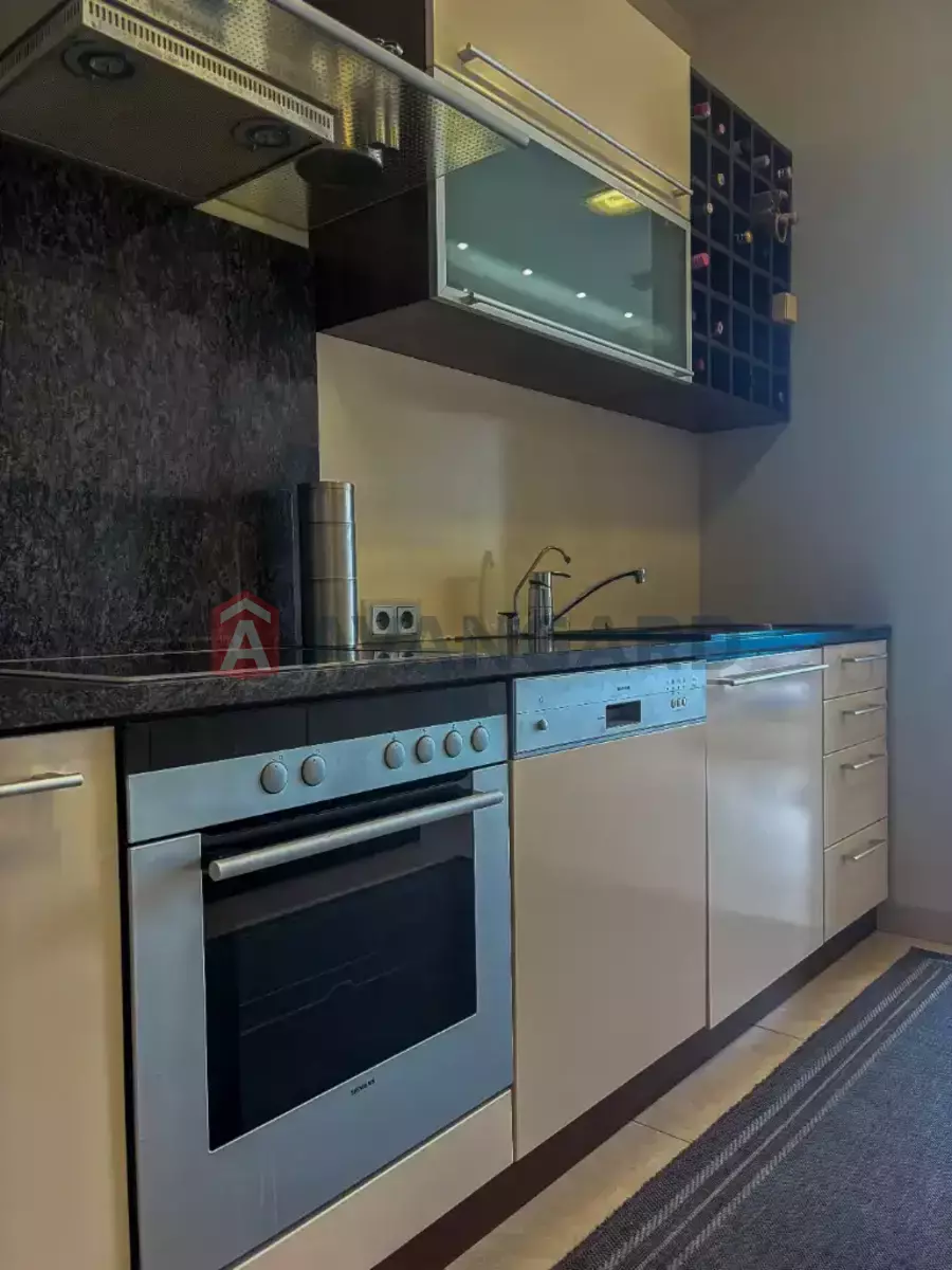 4 ��. ��������, 150/-/- ��. �., 8/14 ������ ���� 20