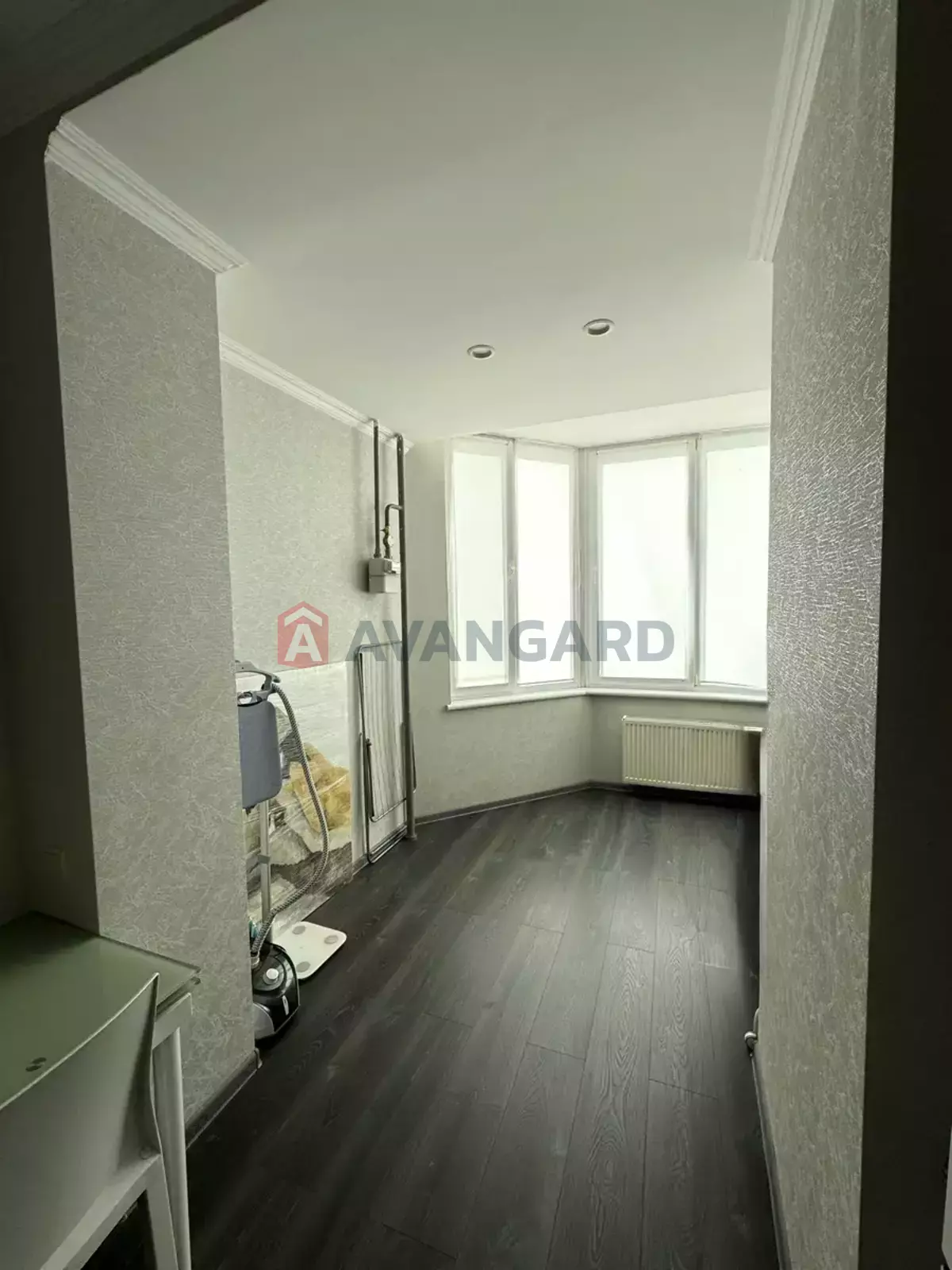 1 ��. ��������, 38.6/15.4/14.7 ��. �., 5/10 ������ ���� 3