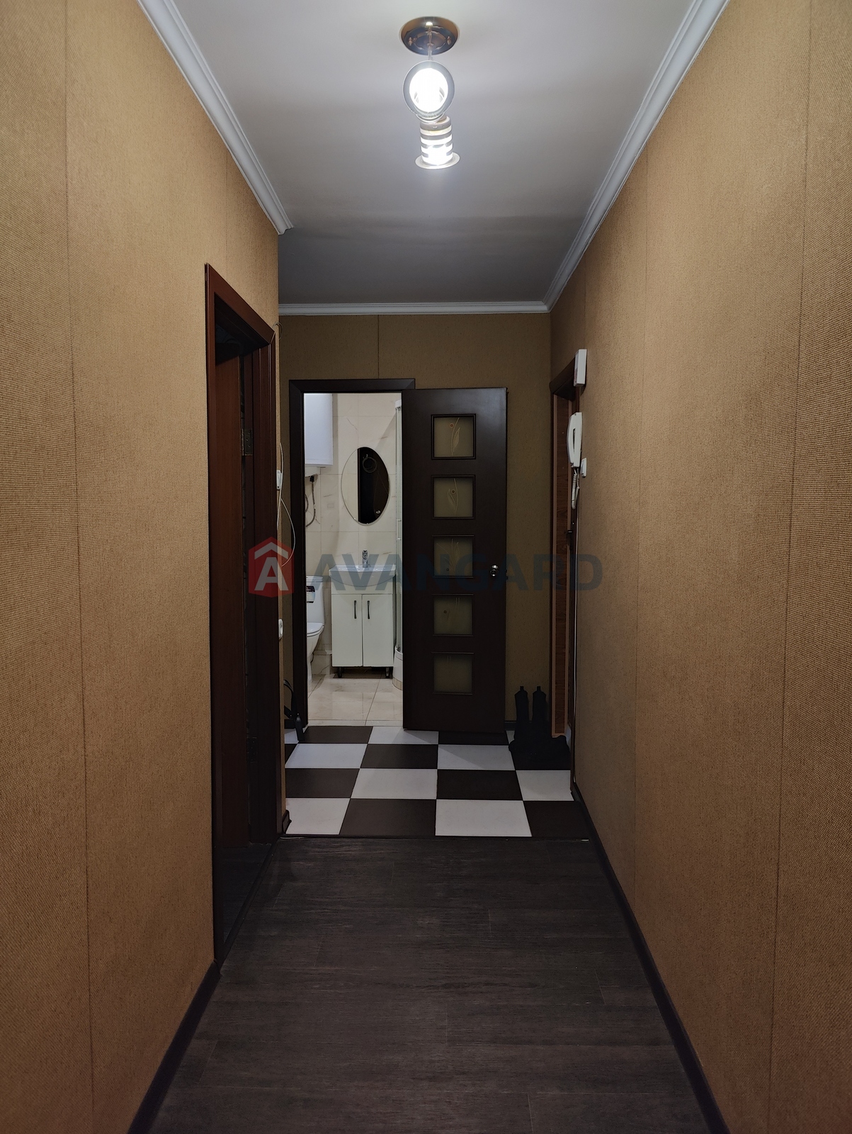 3 ��. ��������, 70,4/46,9/9,7 ��. �., 6/9 ������ ���� 7