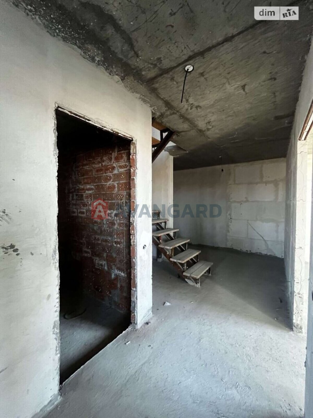 5 ��. ��������, 133/-/- ��. �., 10/10 ������ ���� 18