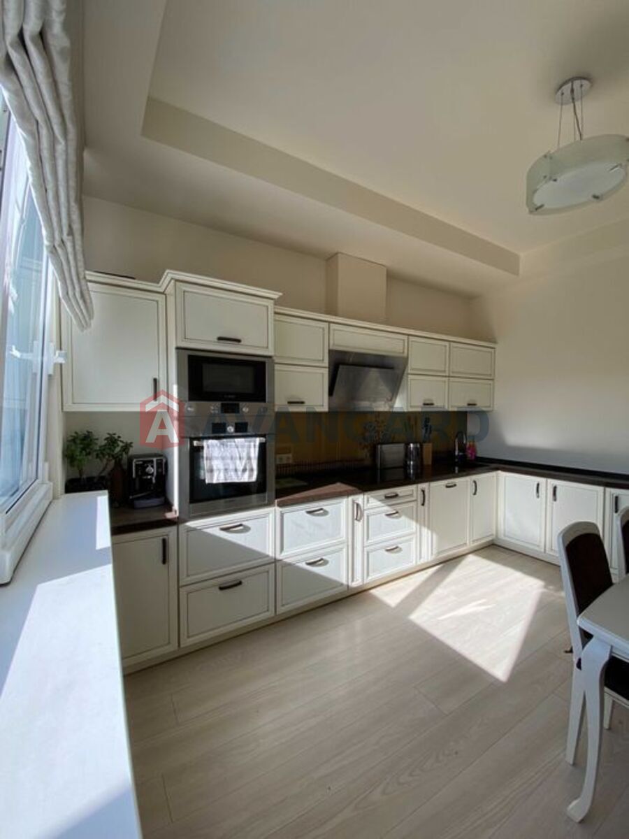 3 ����. ��������, 92/60/16 ��. �., 18/22 ���� ���� 3