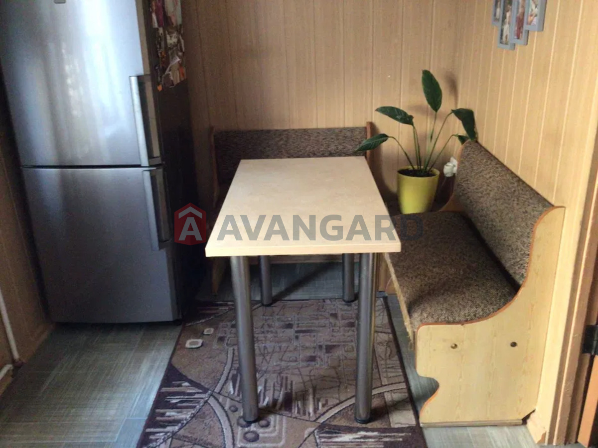 3 . , 67/-/8 . ., 4/9   8