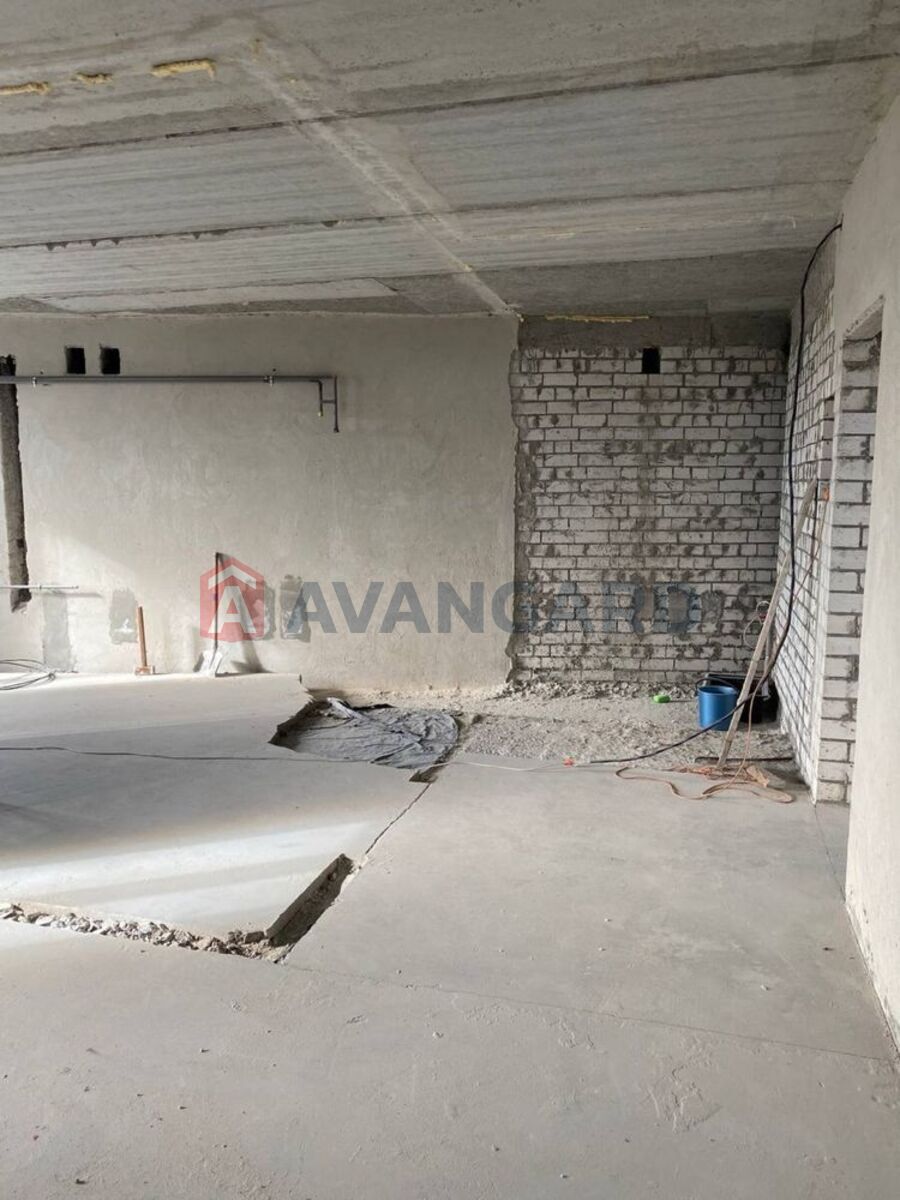 2 ��. ��������, 82/-/41 ��. �., 10/11 ������ ���� 18