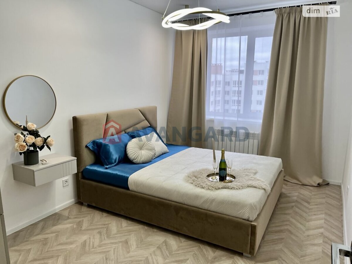 2 ��. ��������, 70/29/23 ��. �., 7/8 ������ ���� 8