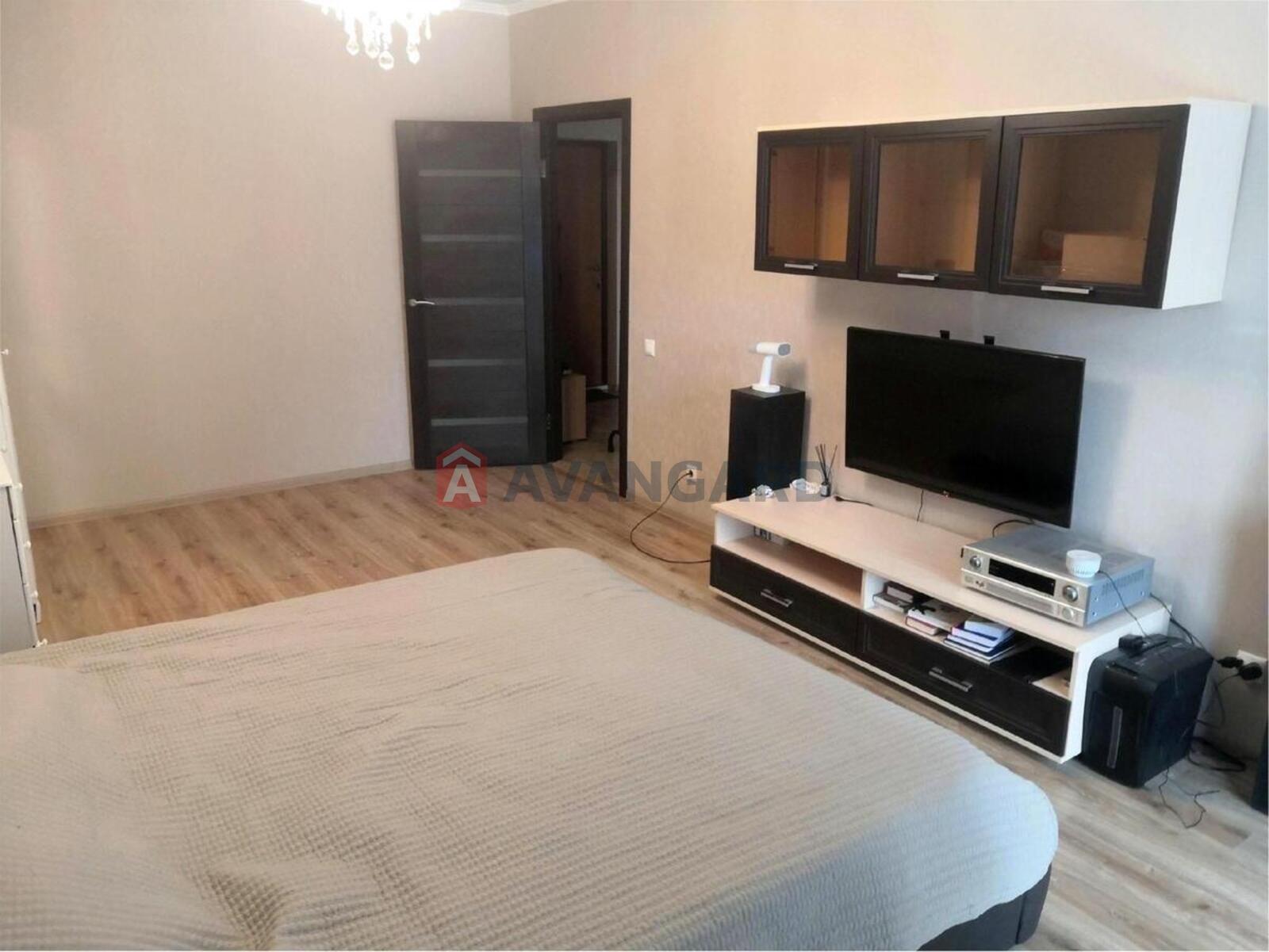 1 ��. ��������, 42/20/12 ��. �., 4/10 ������ ���� 3