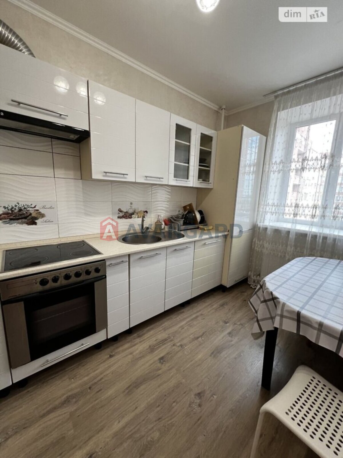 1 ����. ��������, 44/20.8/8.6 ��. �., 9/12 ���� ���� 20