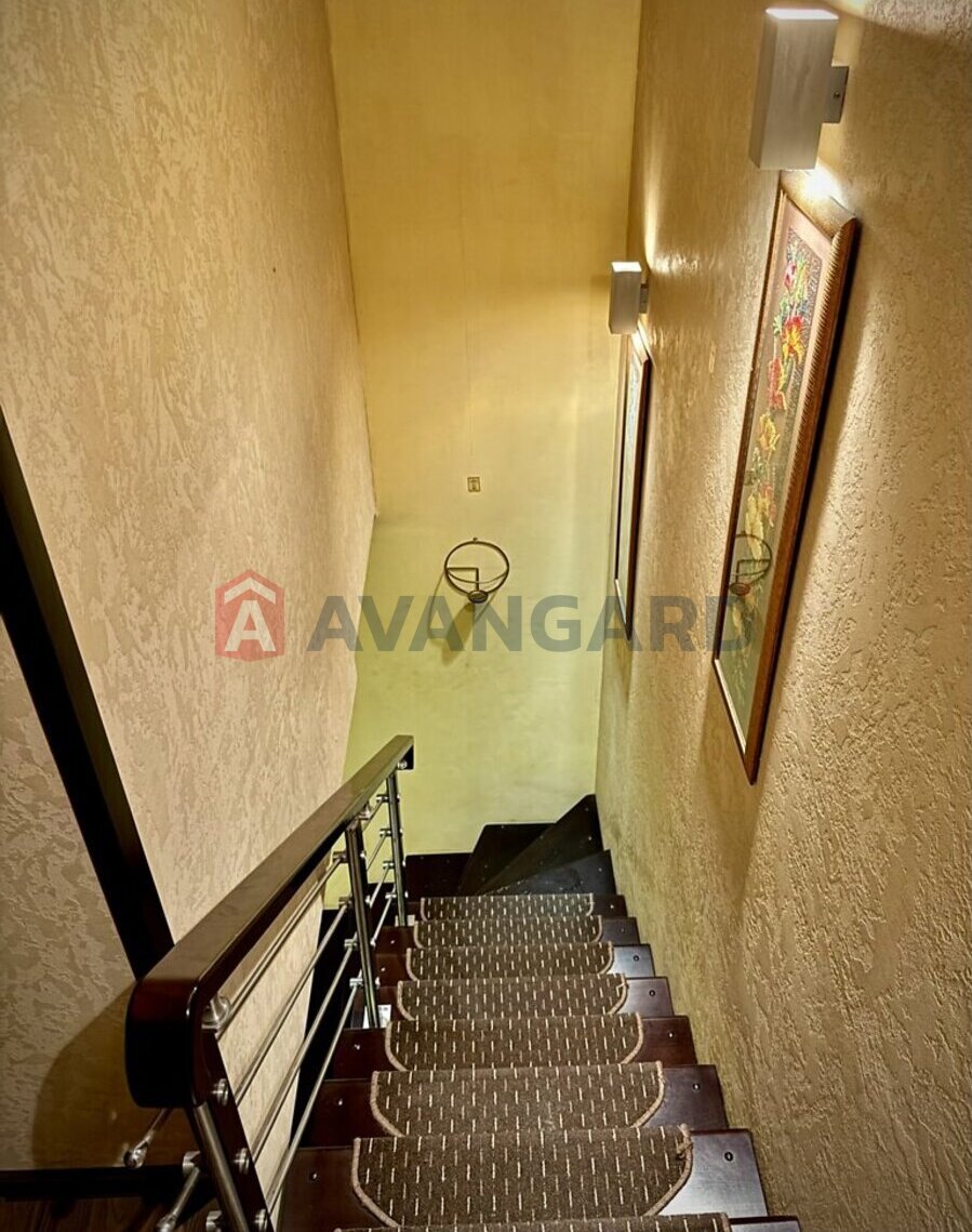 3 ����. ��������, 93/53/35 ��. �., 4/5 ���� ���� 17